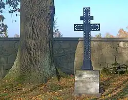 Rosyjski krzyż Ludwiga na mogile zbiorowej