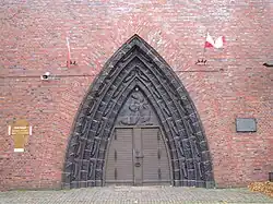 Portal kościoła św. Antoniego Padewskiego w Sławnie