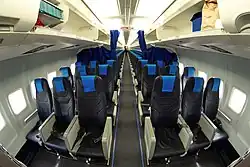 Odnowione wnętrze samolotu Boeing 737-400