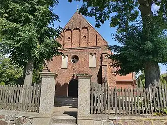 Brama i ściana szczytowa