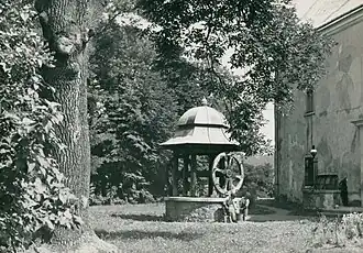 Studnia zamkowa, przed 1936
