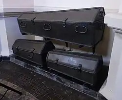 Sarkofagi w mauzoleum