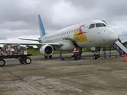 Samolot linii lotniczych SATENA na lotnisku Santiago Perez Quiroz