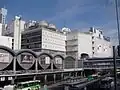 Tokio. Kompleks domów towarowych Tōkyū na dworcu Shibuya