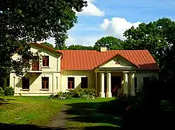 Dwór, od 22 lipca 2021 r. własność prywatna