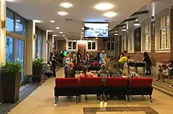 Aula w SIEMACHA Spot przy ul. Długiej 42, niegdyś Zakład ks. Kazimierza Siemaszki w Krakowie (wrzesień 2018)