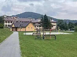 Siłownia plenerowa i boisko do siatkówki plażowej