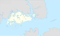 Mapa konturowa Singapuru, blisko centrum po lewej na dole znajduje się punkt z opisem „Crashgate”