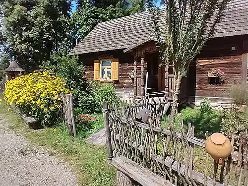 Chałupa z ogrodem ziołowym