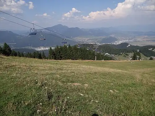 Widok w kierunku północnym; na ostatnim planie w centrum masyw Wiekiego Chocza