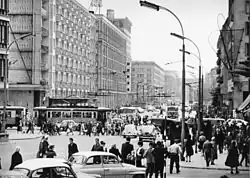 Skrzyżowanie ul. Kruczej i Alej Jerozolimskich. Lata 60. XX wieku