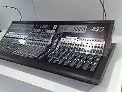 Jedna z największych cyfrowych konsol firmy, oferująca 64 kanały