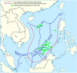 Granice wyłącznych stref ekonomicznych (niebieskie) oraz linia dziewięciu kresek (czerwona)