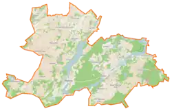 Mapa konturowa gminy Stężyca, blisko centrum na prawo u góry znajduje się punkt z opisem „Czapielski&nbsp;Młyn”