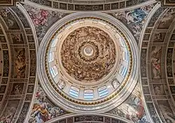 Kopuła od wewnątrz