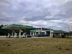 Stacja paliw BP w granicach Wincentowa z Gatnikami