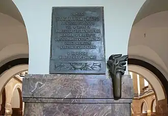 Tablica poświęcona Stanisławowi Pawłowskiemu w gmachu