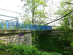 Dawny most kolejowy nad Dłubnią a obecnie kładka dla pieszych.