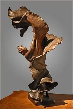 Statuetka Loie Fuller (ok. 1901), brąz, podstawa z czarnego marmuru – Pierre Roche (1855–1922) – Muzeum Les Arts Décoratifs w Paryżu