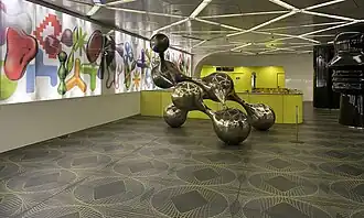 Rzeźba Synapsi w stacji Università.