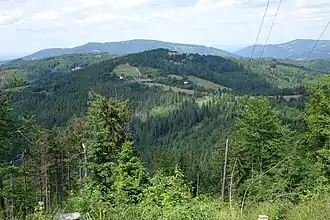 Widok na Stożek Mały ze Stożka Wielkiego