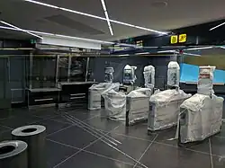 Bramki w wejściu od północnej strony