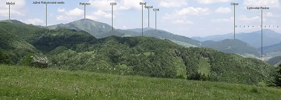 Widok od zachodu, z grzbietu Magury