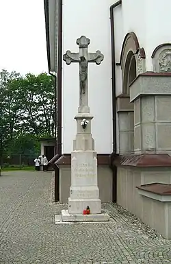 Krzyż przy wejściu