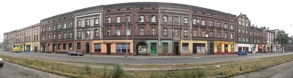 Panorama ulicy  w Lipinach