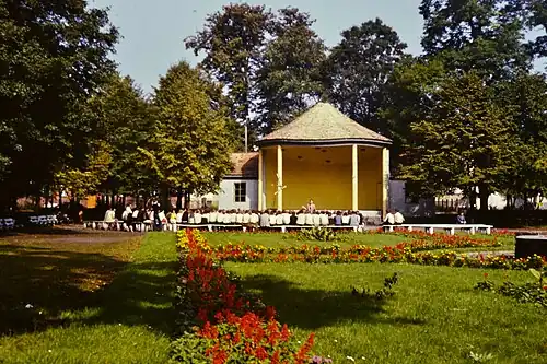 muszla koncertowa przy I. L.O. (lata 70/80. XX w.)