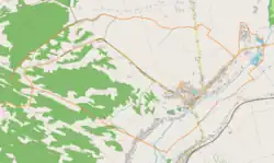 Mapa konturowa Szczebrzeszyna, blisko centrum po prawej na dole znajduje się punkt z opisem „Synagoga w Szczebrzeszynie”