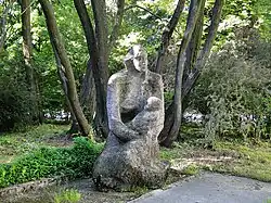 Rzeźba "Macierzyństwo"