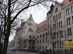 Zabytkowy budynek I LO