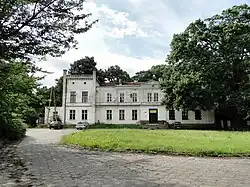 Dwór przy ul. Husarów 1