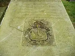 Nagrobek z tarczą herbu Łabędź (1809)