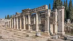 Kolumnada głównej ulicy (Frontinusa)