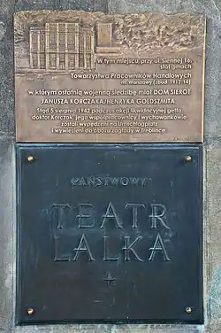 Tablica upamiętniająca ostatni Dom Sierot, przy ul. Siennej 16