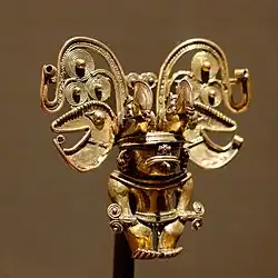 Złota figurka człowieka w masce nietoperza (Luwr, Paryż)