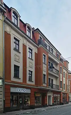 Elewacja frontowa kamienicy od strony ul. Krakowskiej (2021)