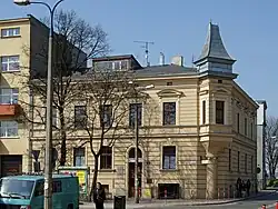 Rynek Dębnicki 6Zabytkowa kamienica(1906, proj. Stanisław Statowski).