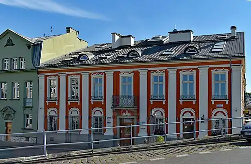 ul. Józefińska 2 (ul. Brodowicza 12)Dworek (zajazd)