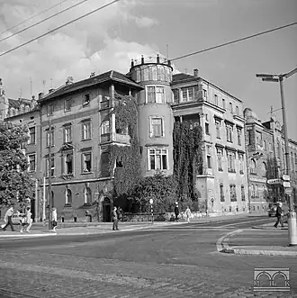 Budynek w latach 60. XX wieku. Fotografia autorstwa Henyka Hermanowicza