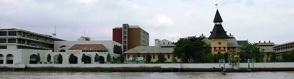 Widok na Kampus Tha Pra Chan