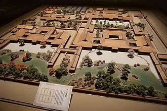 Makieta Rokujō-in, fikcyjnej rezydencji księcia Genji (styl pałacowy okresu Heian o nazwie shinden-zukuri)