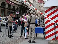 Bielsko-Biała, rekonstrukcja dawnej granicy śląsko-galicyjskiej w Białej (była to granica krajów koronnych, nie państw)