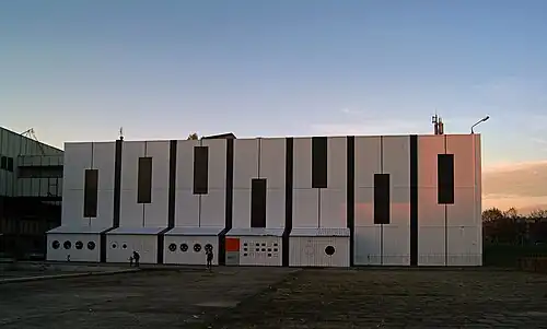 Pierwszy Mural w Nowej Hucie NCK.Projekt Aleksandra Toborowicz, wykonanie studenci krakowskiej ASP. Powstał 19.10.2013 r.