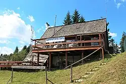 Kawiarnia w budynku górnej stacji kolei