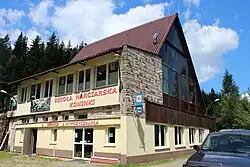 Budynek dolnej stacji kolei krzesełkowej na Tobołów