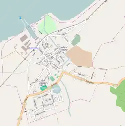 Mapa konturowa Tolkmicka, u góry po lewej znajduje się punkt z opisem „Port morski w Tolkmicku”