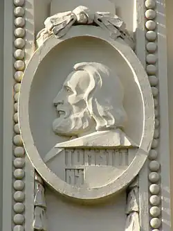 Relief Tomáša w Szkole Masaryka (cz. Masarykova škola) w Prościejowie.